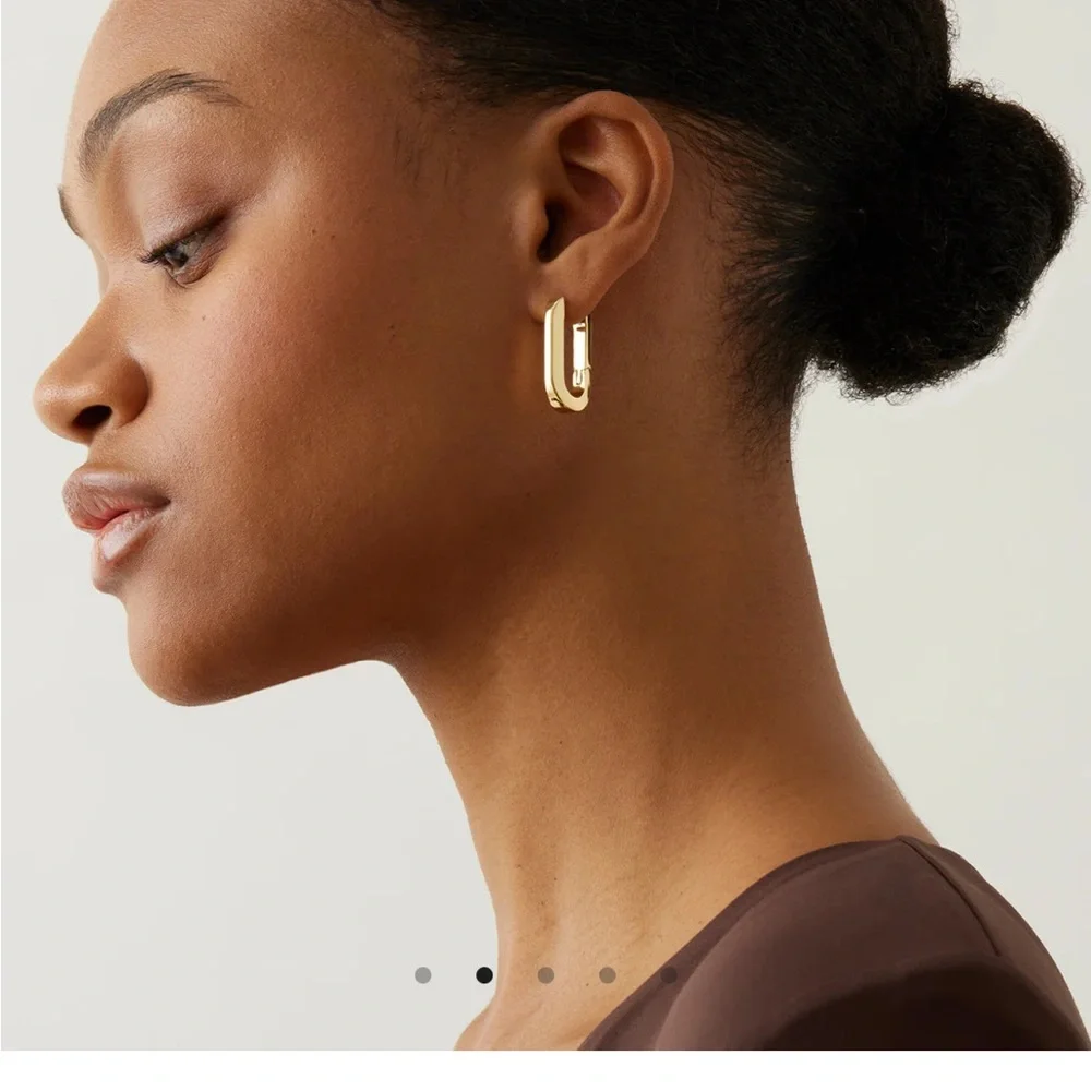 Jenny Bird Gold U-Link Rectangular Hoop Earrings - Picture 2 of 6